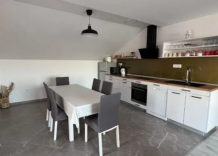 Marica Brodarica (Sibenik-Knin)